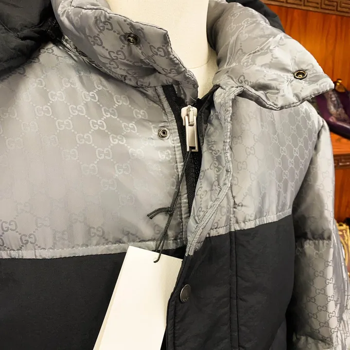 GUCCI ダウンジャケット 黒 グレー