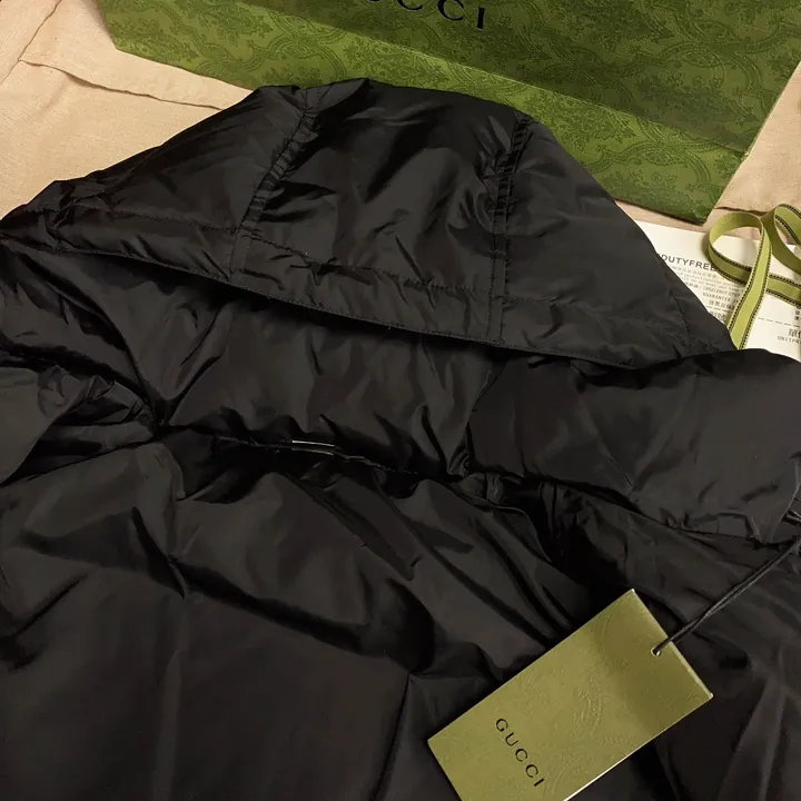 グッチ ダウンジャケット メンズ