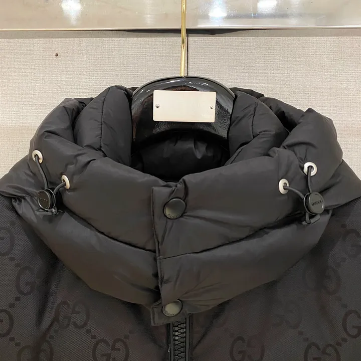 グッチ ブラック ダウンジャケット