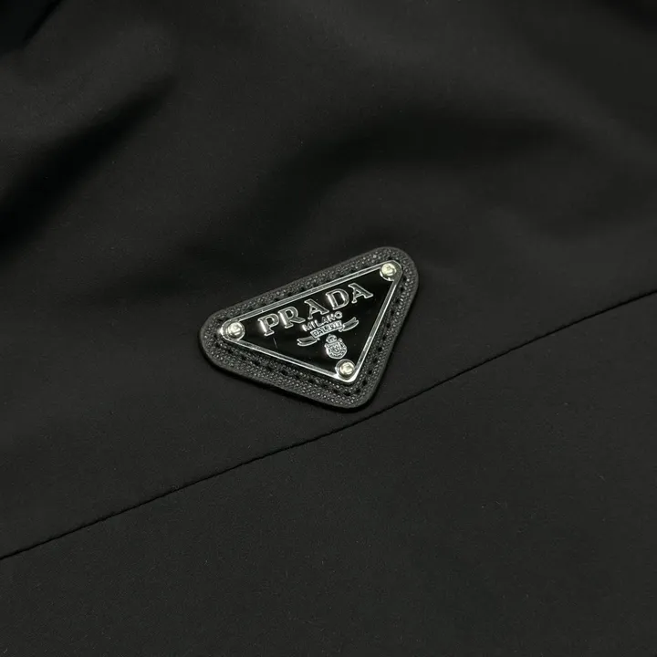 PRADA ナイロン ダウンジャケット