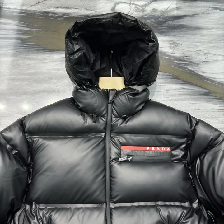 PRADA 暖かい ダウンジャケット