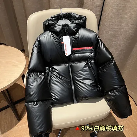 プラダ 冬物 ダウンジャケット