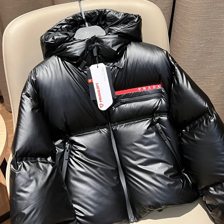 PRADA フード付き ダウン レディース