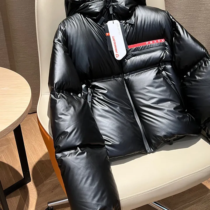 プラダ ショート丈 ダウン ジャケット