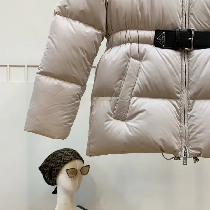 プラダ Loden ダウンコート