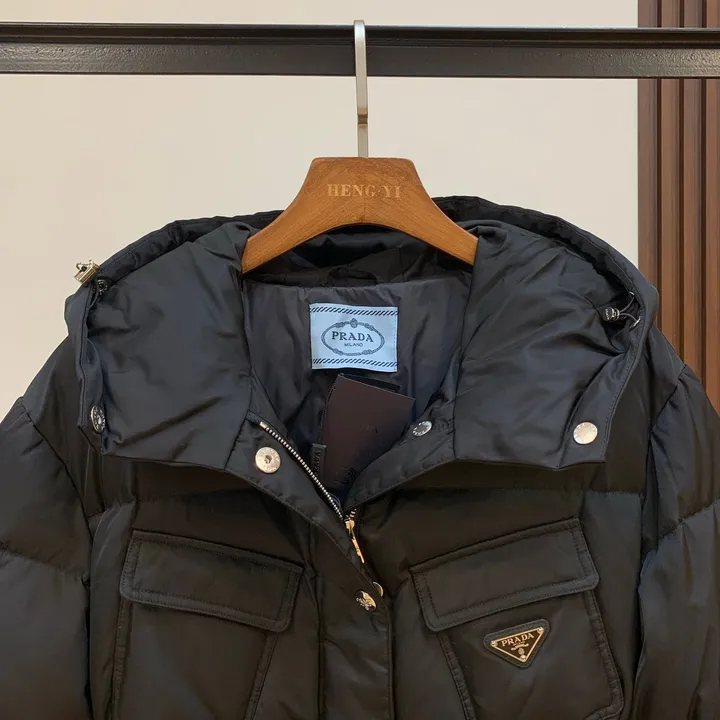 プラダ ウエストベルトダウンジャケット