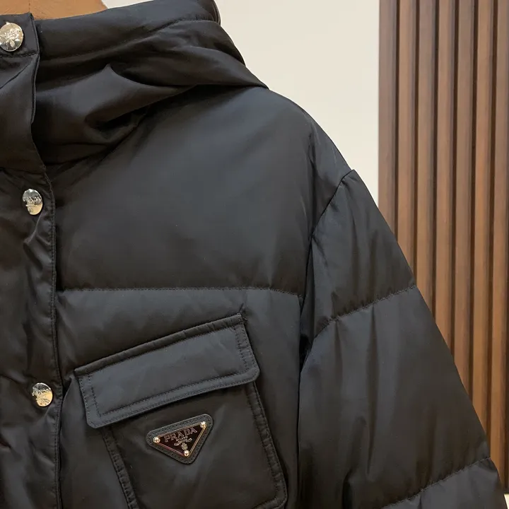 プラダ Re-Nylon ブラック ダウン