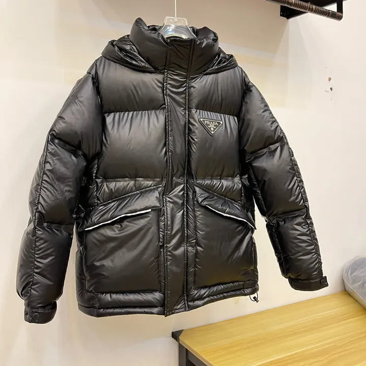 PRADA Re-Nylon ダウンジャケット