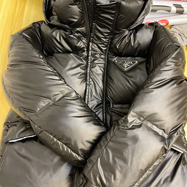 プラダ レディース 暖かいダウン