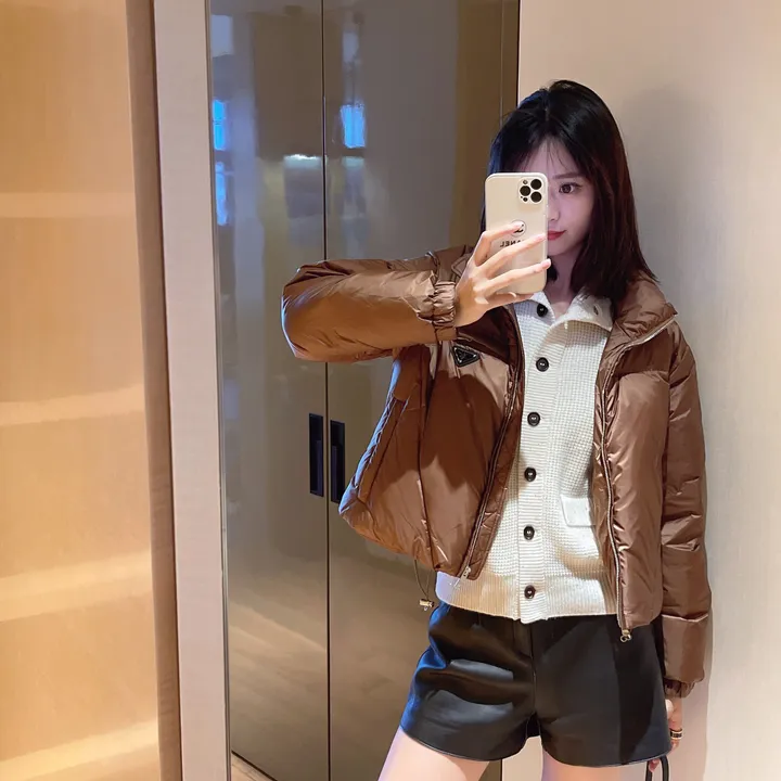 プラダ ベルベット ダウンジャケット