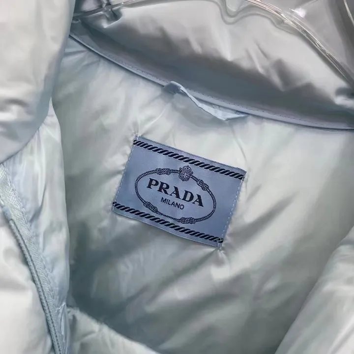 PRADA Re-Nylon ダウンジャケットレディース