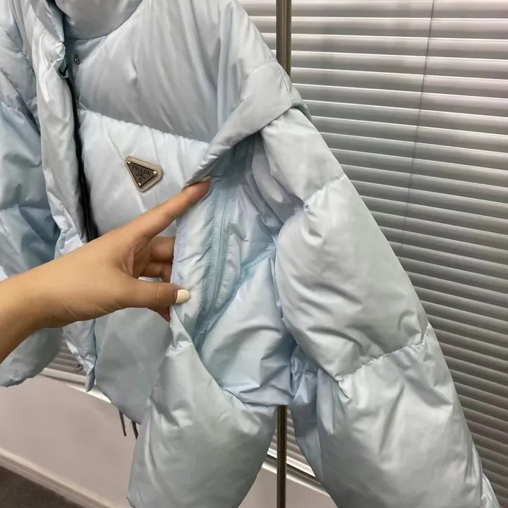 プラダ コンバーチブル ダウンコート