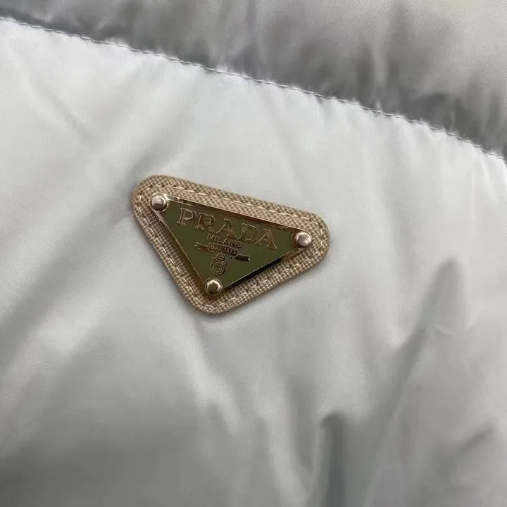 プラダ ダウンジャケット ショート丈