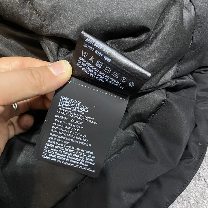 PRADA ダウンジャケットレディース 人気 可愛い