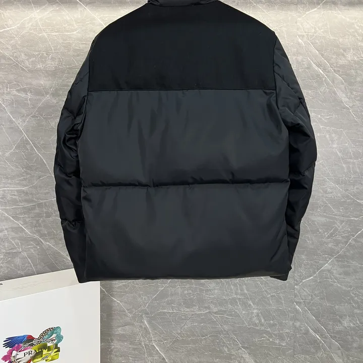 PRADA ブラック ダウン