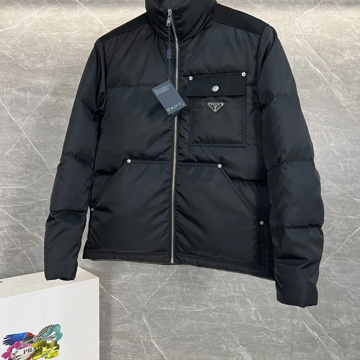 PRADA スタンドカラー ダウンジャケット