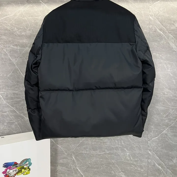 大きいサイズ PRADA ダウンジャケット