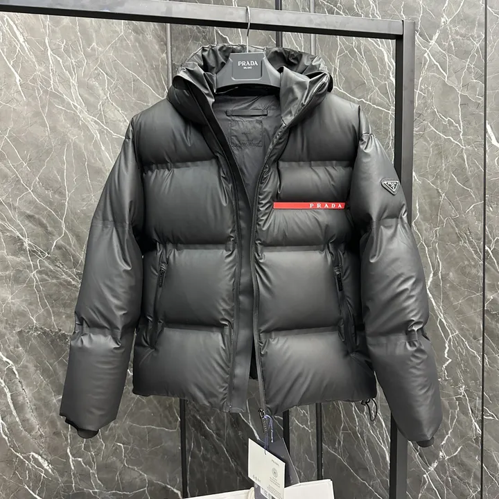 プラダ ブラック 防寒 ダウンコート