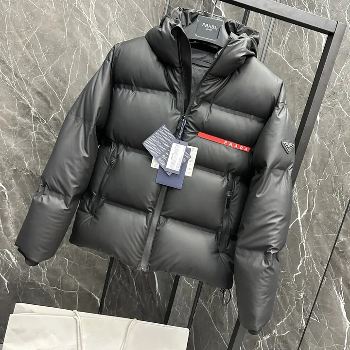 PRADA 暖かい コート