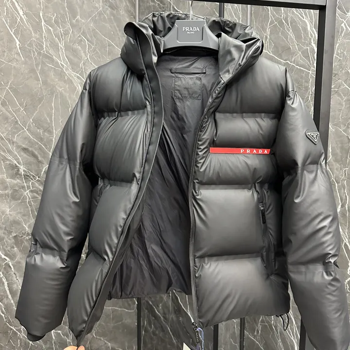 PRADA 暖かい コート