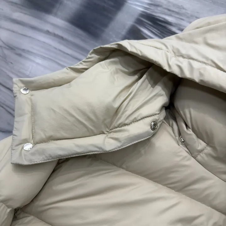 プラダ ダウン おしゃれ