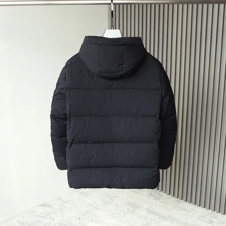 Prada ダウン 2026