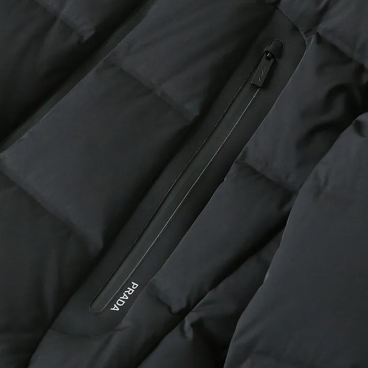 Prada ショート丈 メンズダウン