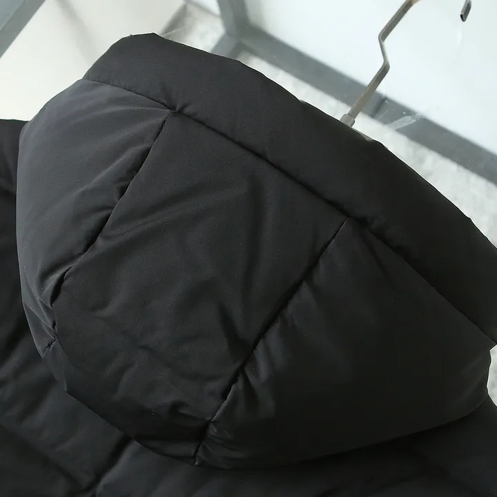 プラダ 新作 ダウンジャケット