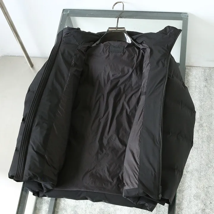 Prada ショート丈 メンズダウン