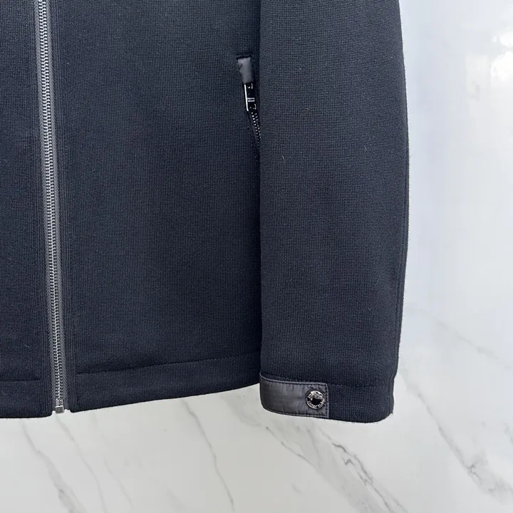 PRADA フード付き ダウン