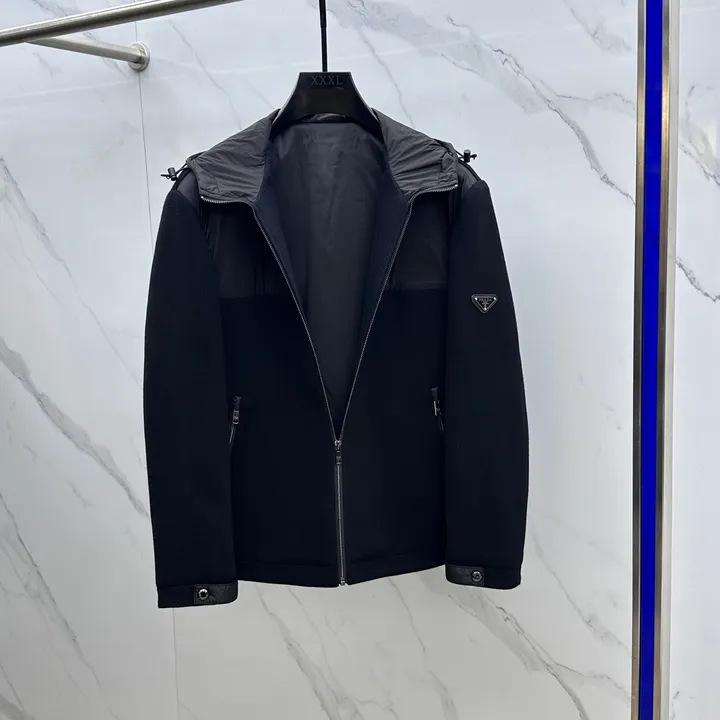 PRADA ナイロン ダウンジャケット