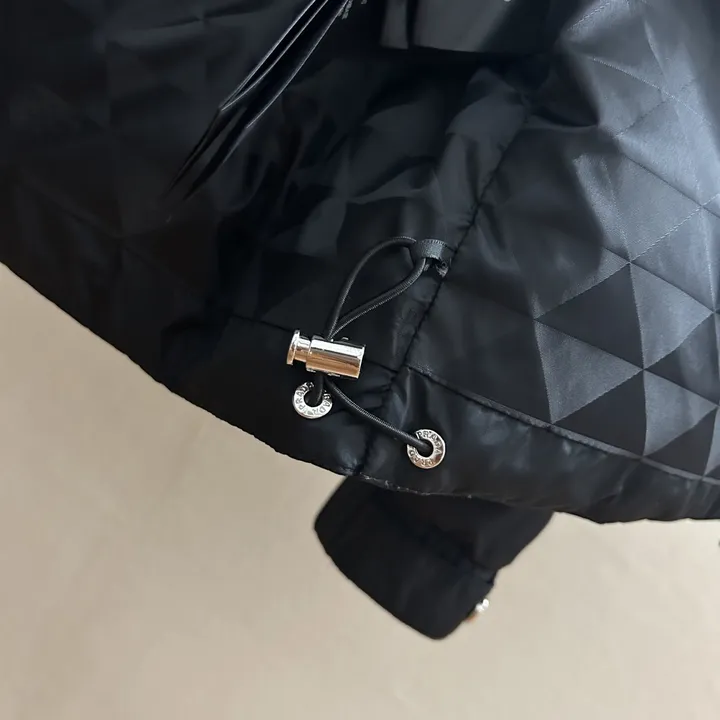 プラダ ダウンジャケット 新作