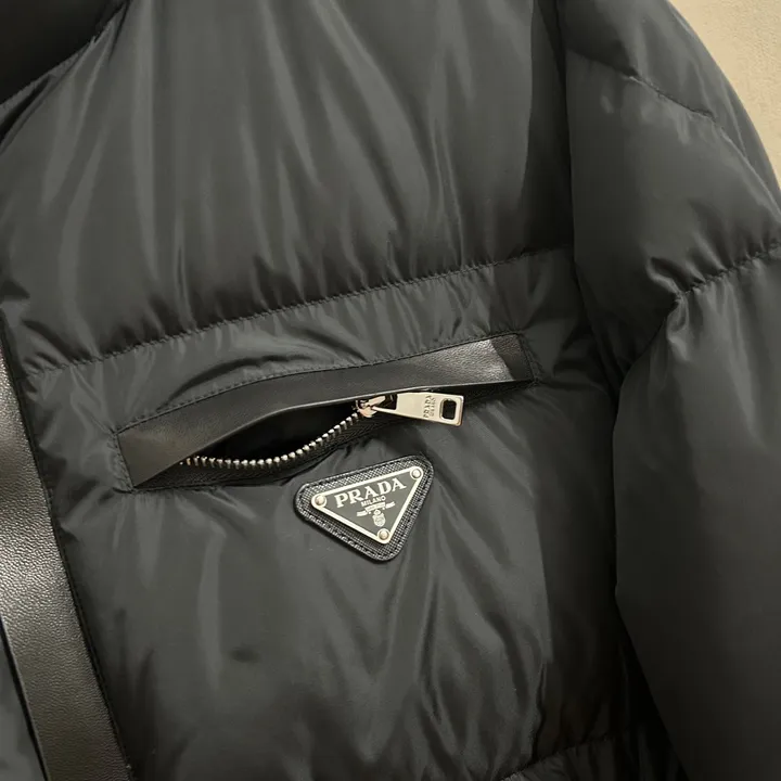 PRADA 秋冬 ダウンコート