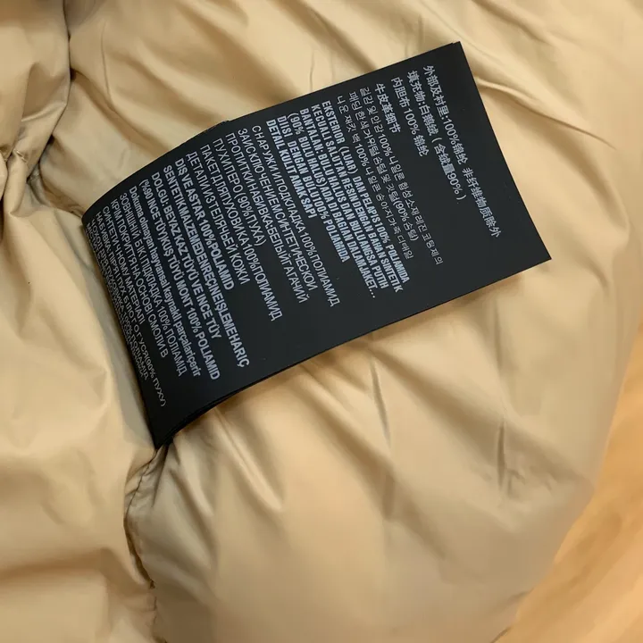 PRADA フード付き ダウン レディース