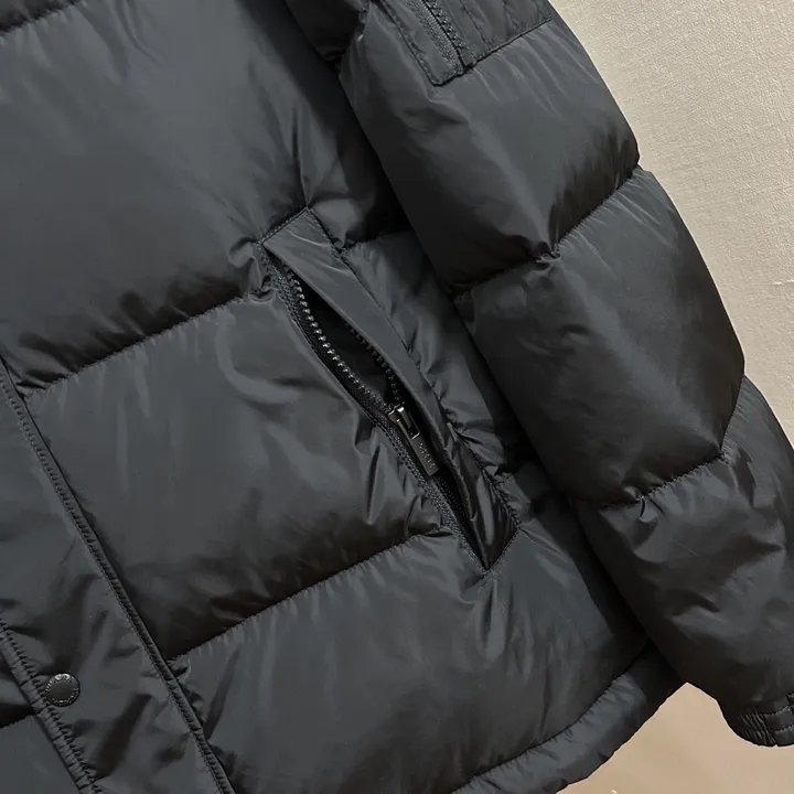 PRADA Re-Nylon ダウンジャケット メンズ