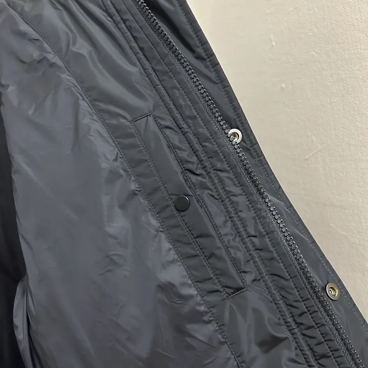 PRADA 袖ロゴ ダウンジャケット