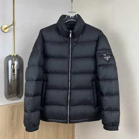 PRADA Re-Nylon フード付き ダウンジャケット