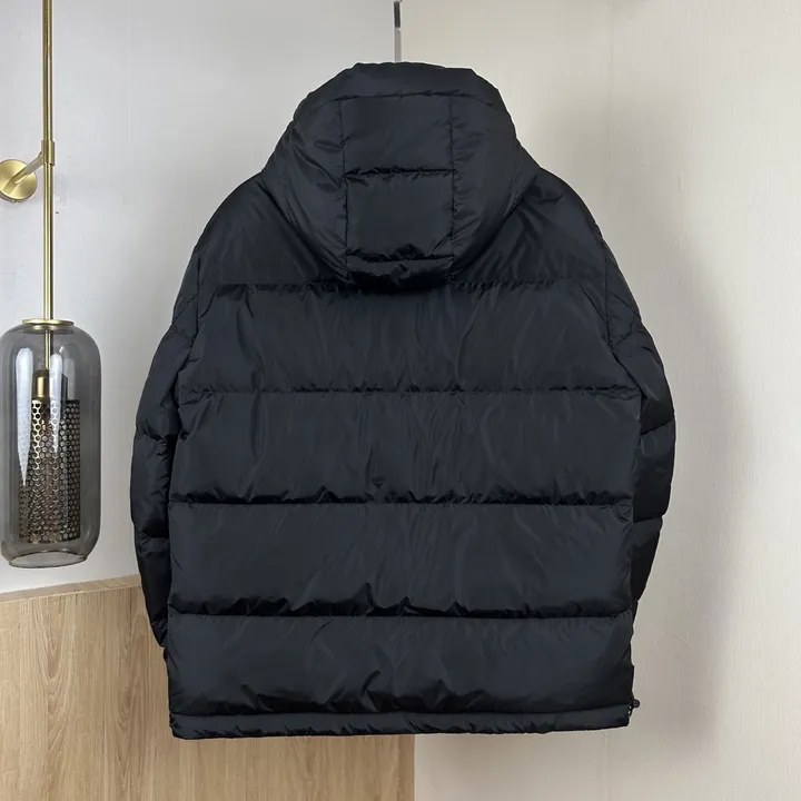 PRADA Re-Nylon ダウンジャケット メンズ