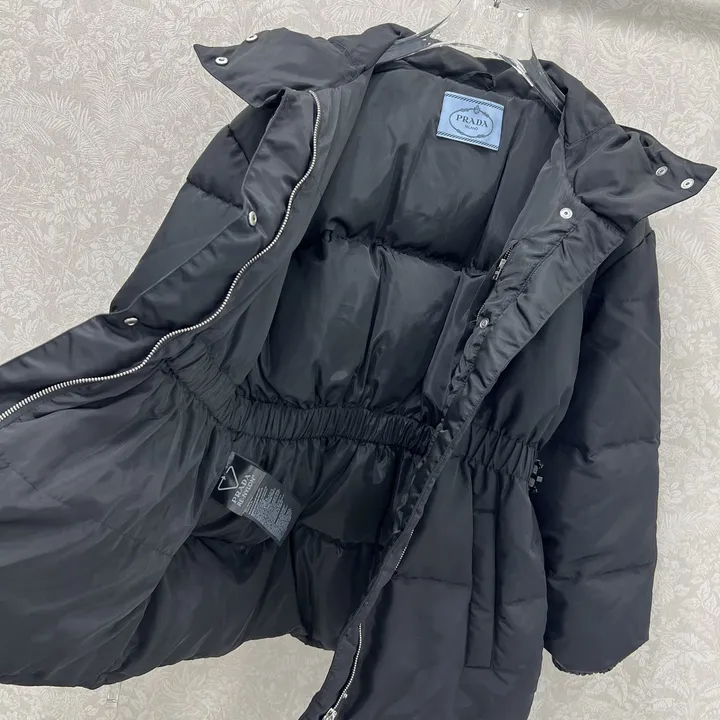 PRADA ダウンジャケット レディース 人気