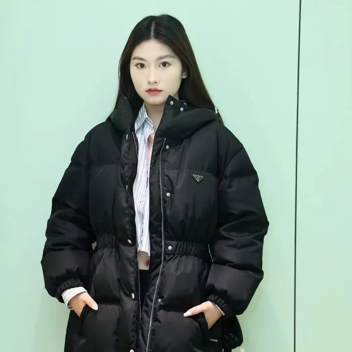 PRADA 秋冬 暖かい ダウンジャケット