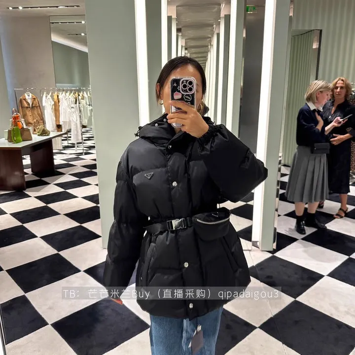 PRADA フード付き ダウンコート