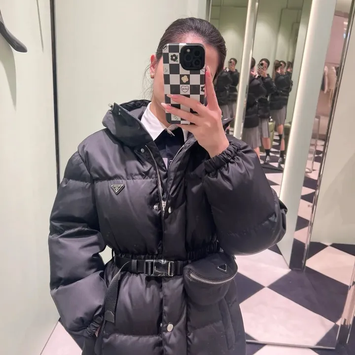プラダ フード付きダウンジャケット レディース