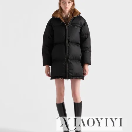 プラダ Re-nylon ダウンジャケット