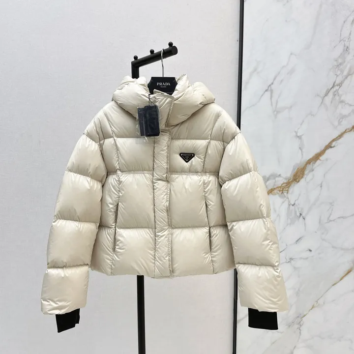 プラダ ショートダウンジャケット レディース