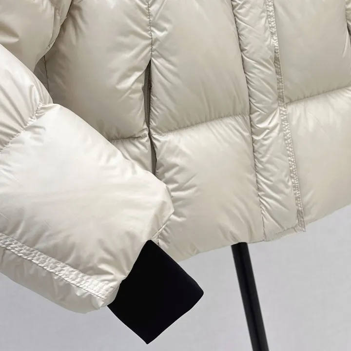 PRADA Re-Nylon フード付き フード付き