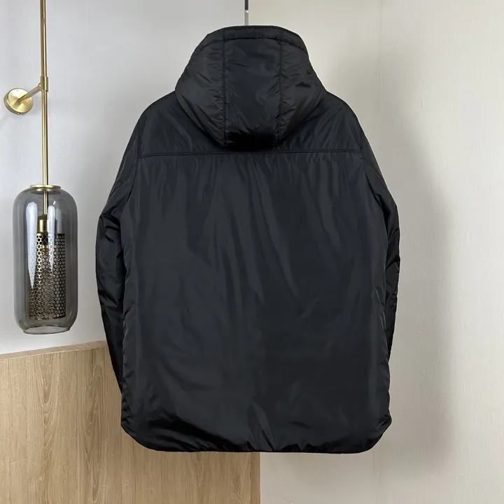 Prada フード付き ダウンジャケット