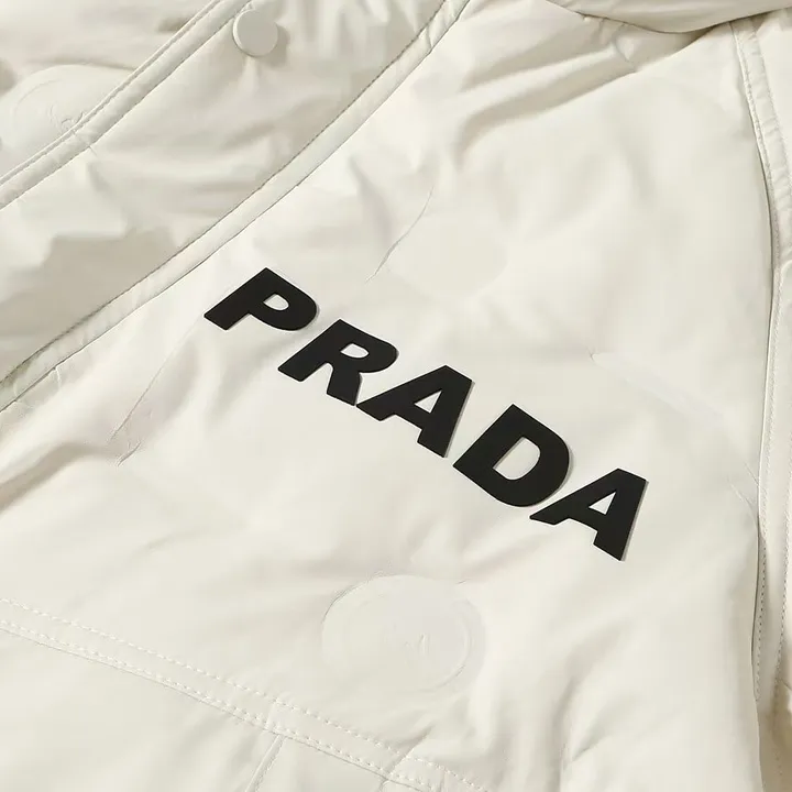 PRADA ブラック ダウン