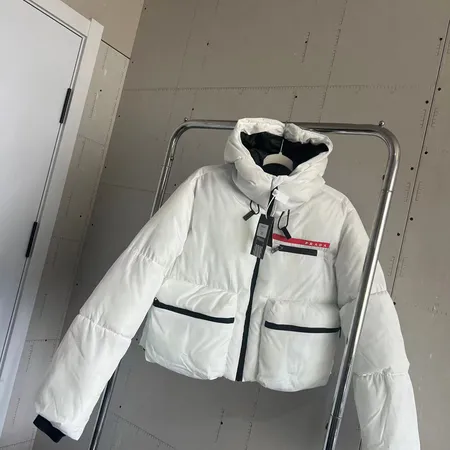 プラダ Re-Nylonダウンジャケット