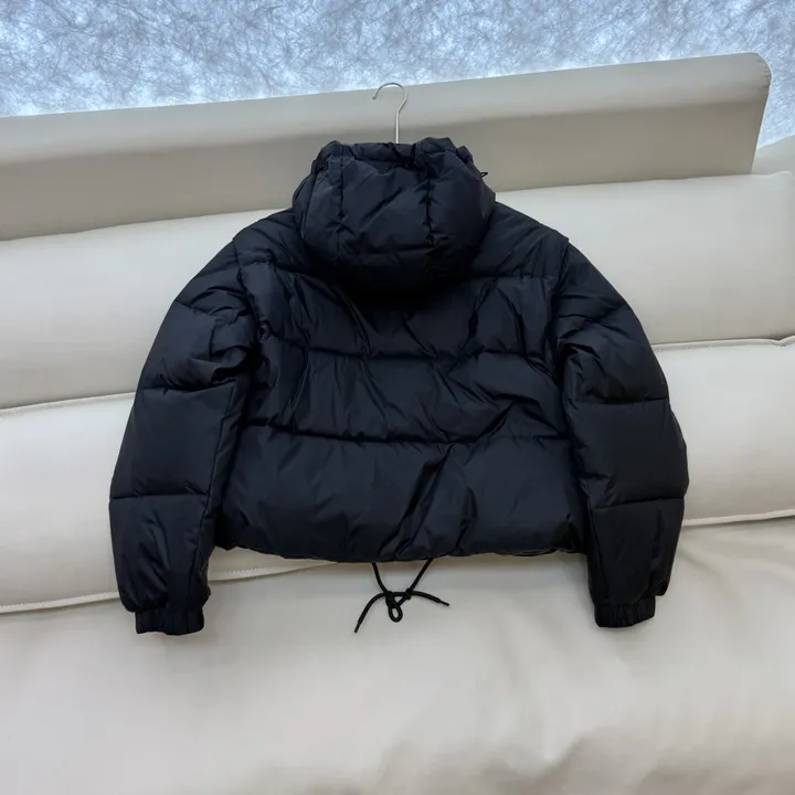 プラダ Re-Nylon ショートダウン