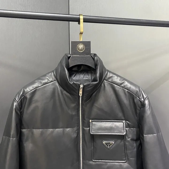 プラダ レザーダウン